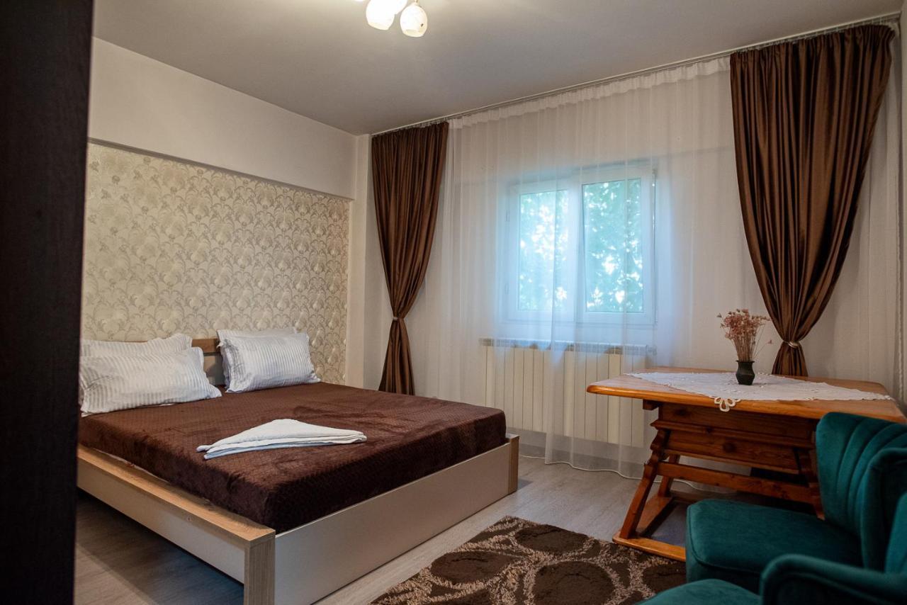 5 Bedrooms Luxury Apartment Villa Bucarest Exterior foto